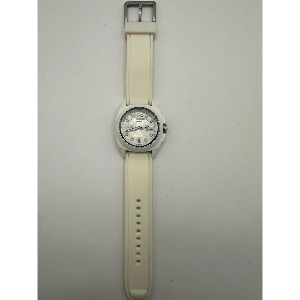 Dkny band has